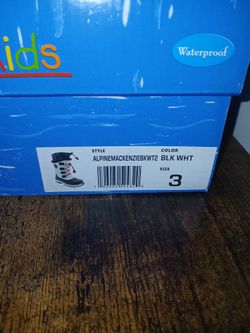 Brand New Kids Girl Snow Boots Size 3