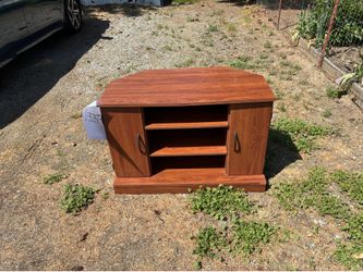 Free entertainment center