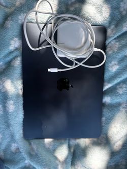 🔥2025 MacBook Air - M4 Chip - 16GB RAM 512GB SSD - 13.6 inch Screen size - Dark Blue