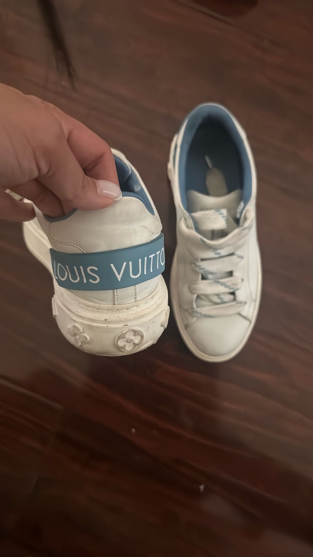 Louis Vuitton sneakers size 7