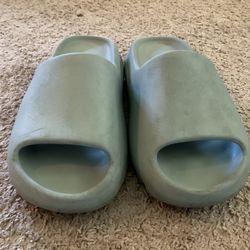Yezzy slides salt grey