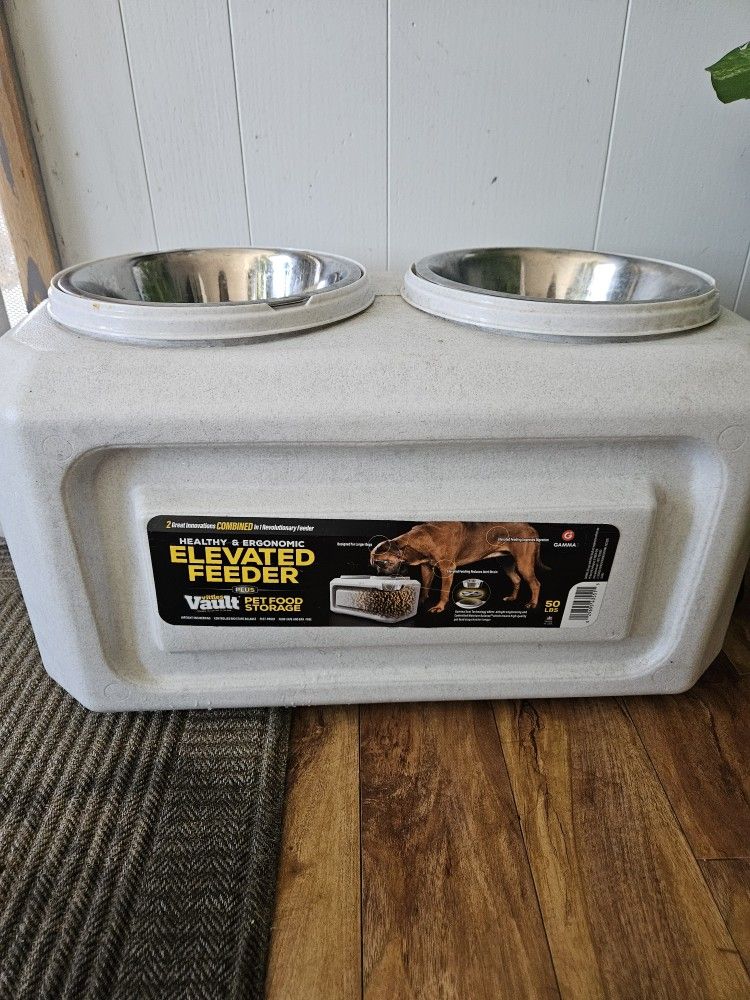 Dog Bowel / Food Storage 