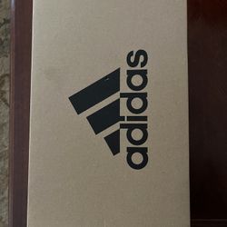Soccer cleats