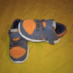 Toddler Sneakers Size 7 • Nike