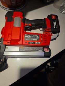 Cordlessĺ staple gun