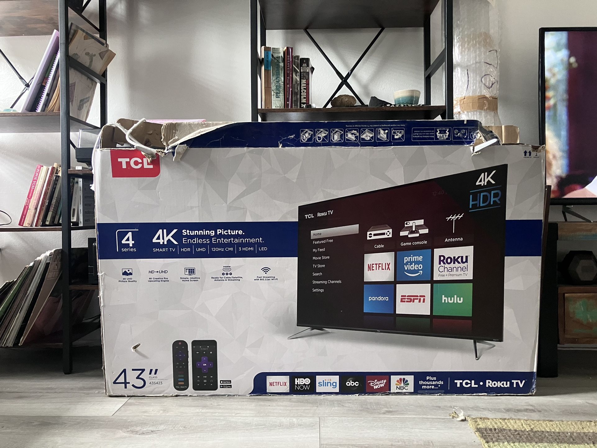 Roku TV 43”