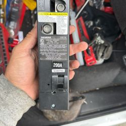 Siemens 200 Amp Main Breaker QS