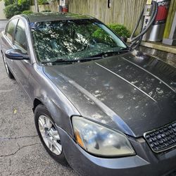 2006 Nissan Altima, Runs Great. Clear Title 