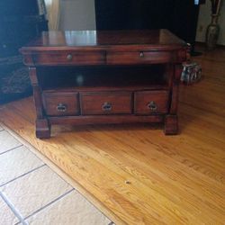 Quality Television Table