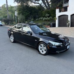 2010 BMW 528i Clean And low Milage 