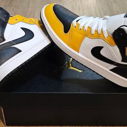 Jordan 1’s Size 6.5y And 7y Youths / Fits Size 7.5/8 And 9 For Women 