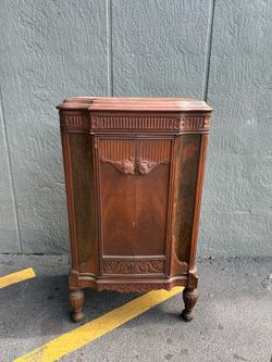 Vintage Stromberg Carlson 654-A Radio Phonograph Cabinet Art Deco