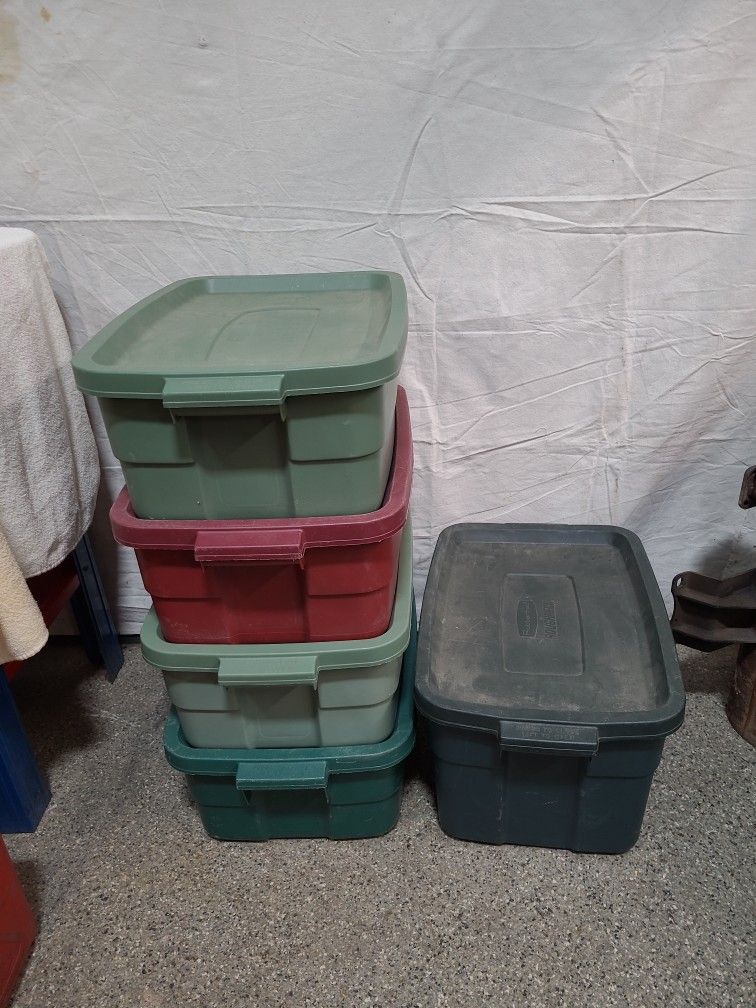 (1) Rubbermaid Roughneck Tote Your Choice