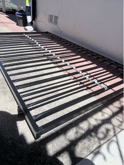 Twin Size Metal Trundle Bed Frame on Casters – Black
