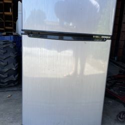 Whirlpool Mini Fridge 
