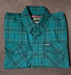 Dixxon Flannel the wreath size medium