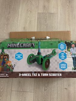 Minecraft 3-Wheel Tilt & Turn Kids Scooter