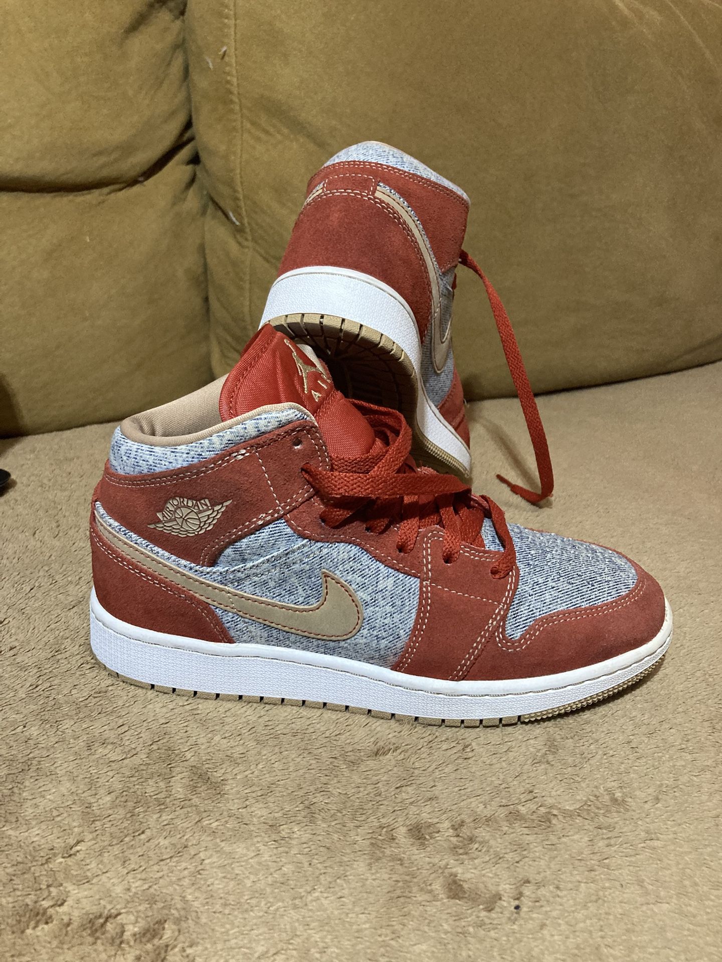 Nike Air Jordan 1 Mid SE Denim Red Suede