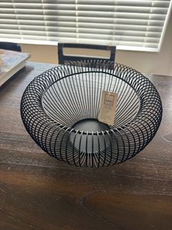 Well Equipped Kitchen Black Wire Fruit Basket