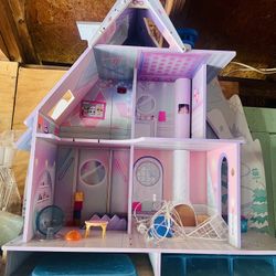 LoL Winter House 