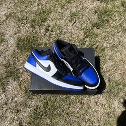 Jordan 1 low royal (size 9)