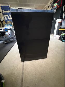 Hisense 3.3 cu. ft. Mini Fridge – $100