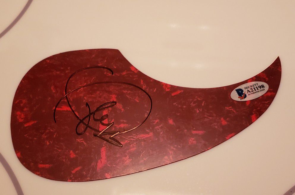 Taylor Swift hand signed acoustic guitar pickguard Beckett Authentication