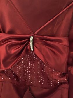 Maroon gown girls