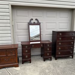4 Pcs Real Wood Chest , Makeup Desk/ Mirror And Nightstand All Old As Set 