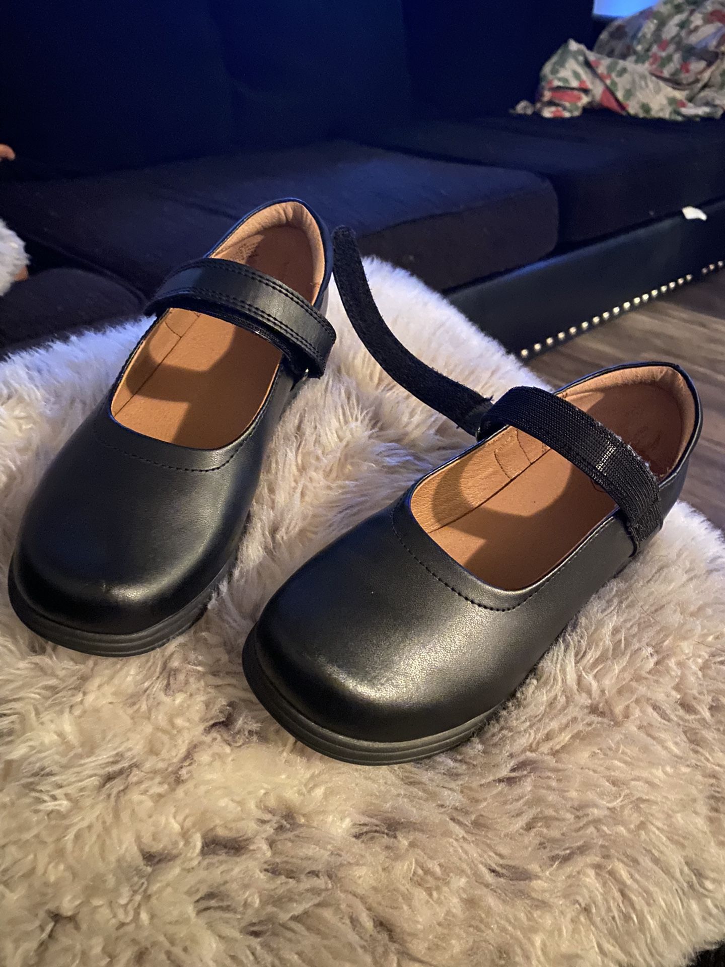 Kid Mary Janes Size 4w Velcro Crossing