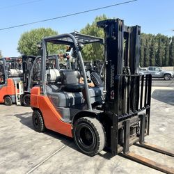 Pneumatic Toyota Forklift 5,000 Lb
