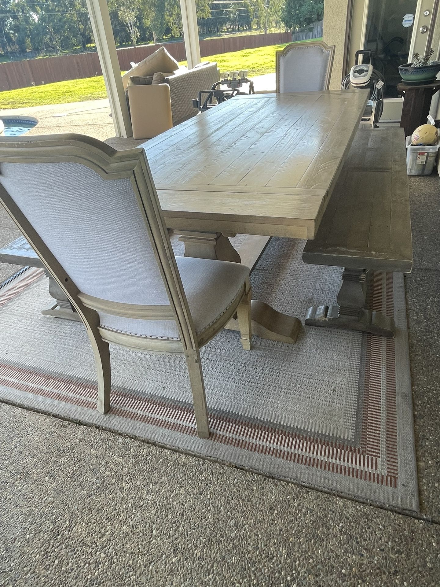 table outdoor/or inside use