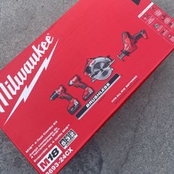 Milwaukee M18 18-Volt Lithium-Ion Brushless Cordless Combo Kit 4 Tool w/ 2x Batteries Charger & Tool Bag  $329 New