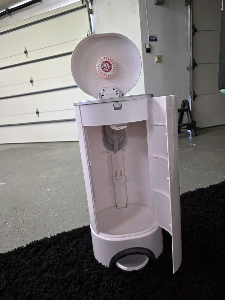 Munchkin Diaper Pail 