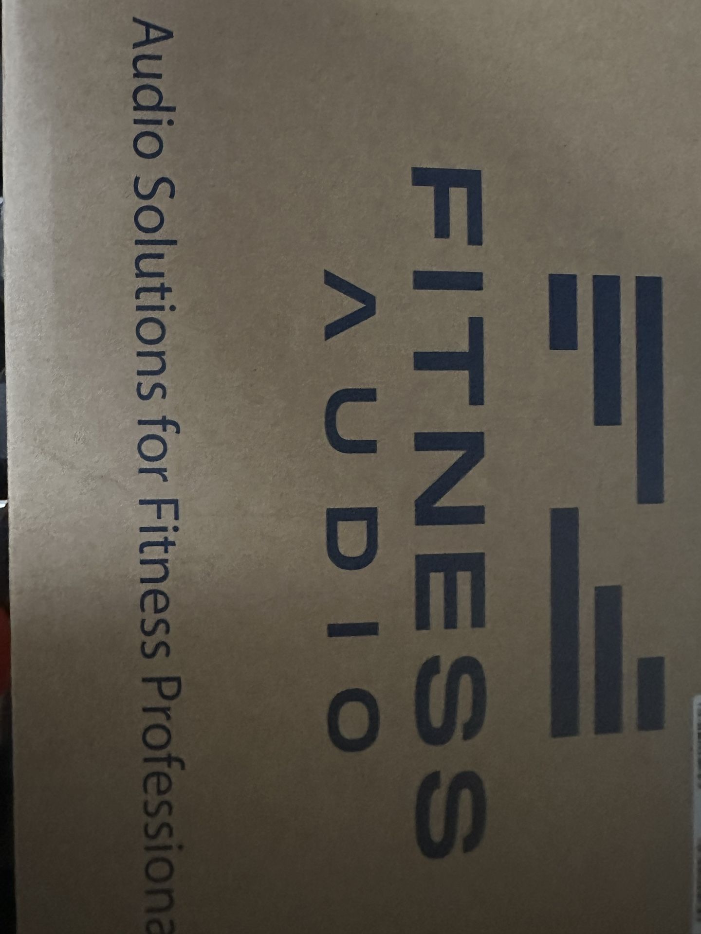 BRAND NEW Wireless Fitness Microphone System – MT-U8 by  Fitness Audio $300 OBO
