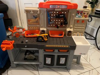 Home Depot work bench and Step 2 tool box see all pictures great condition