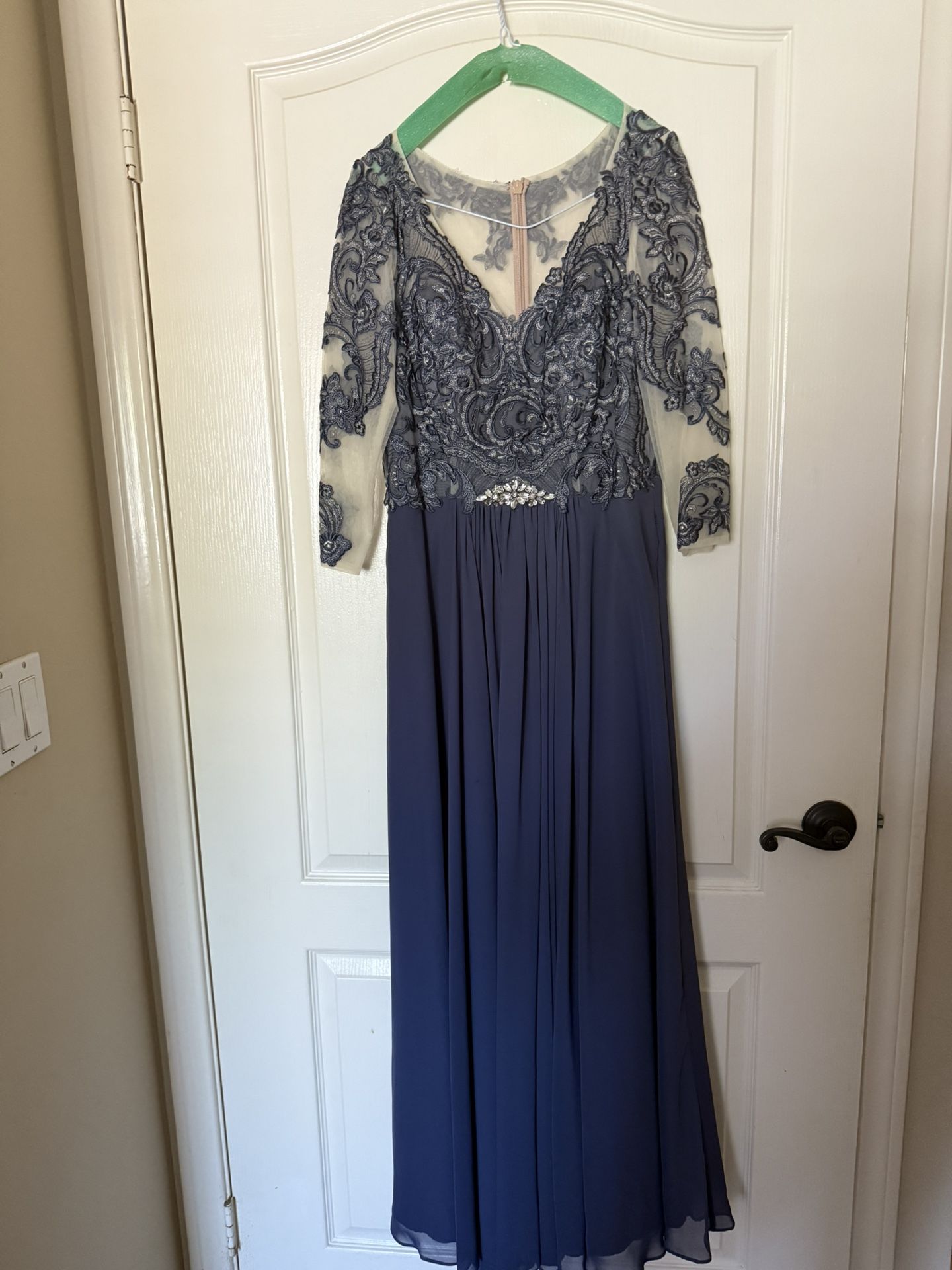 Mothers Wedding Dress For Sale. Worn Only Once