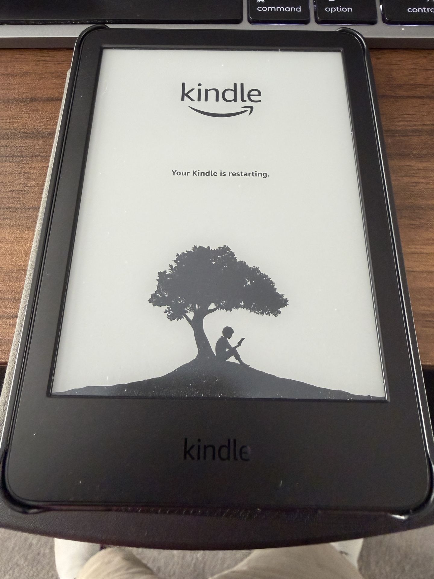 Lightweight Kindle 16GB 2022 With case