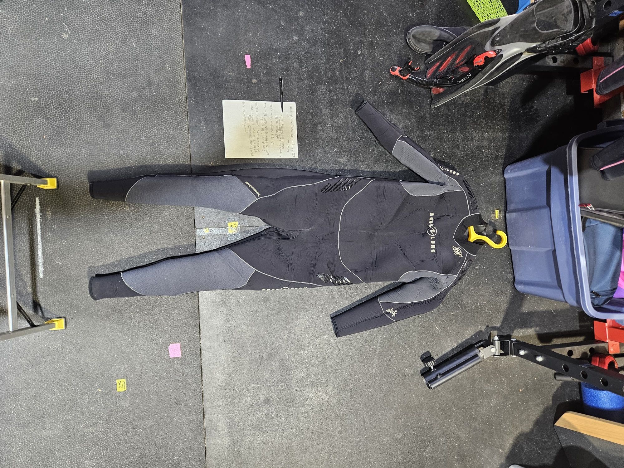 Men’s Aqua Lung 7mm wetsuit, size XXXL