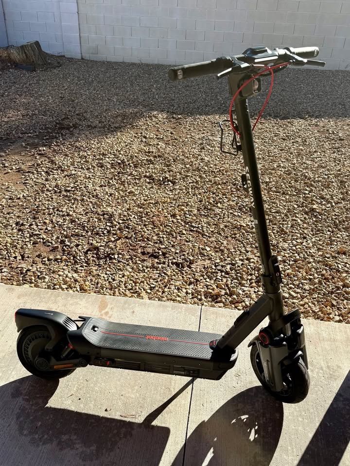 Segway - Ninebot Max G3 Electric Scooter, 28 mph Max Speed w/ 50 miles Max Range - Black