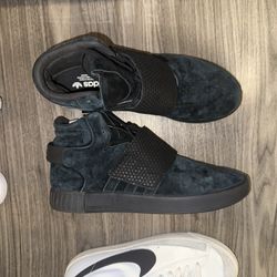 Adidas Suede black high top 
