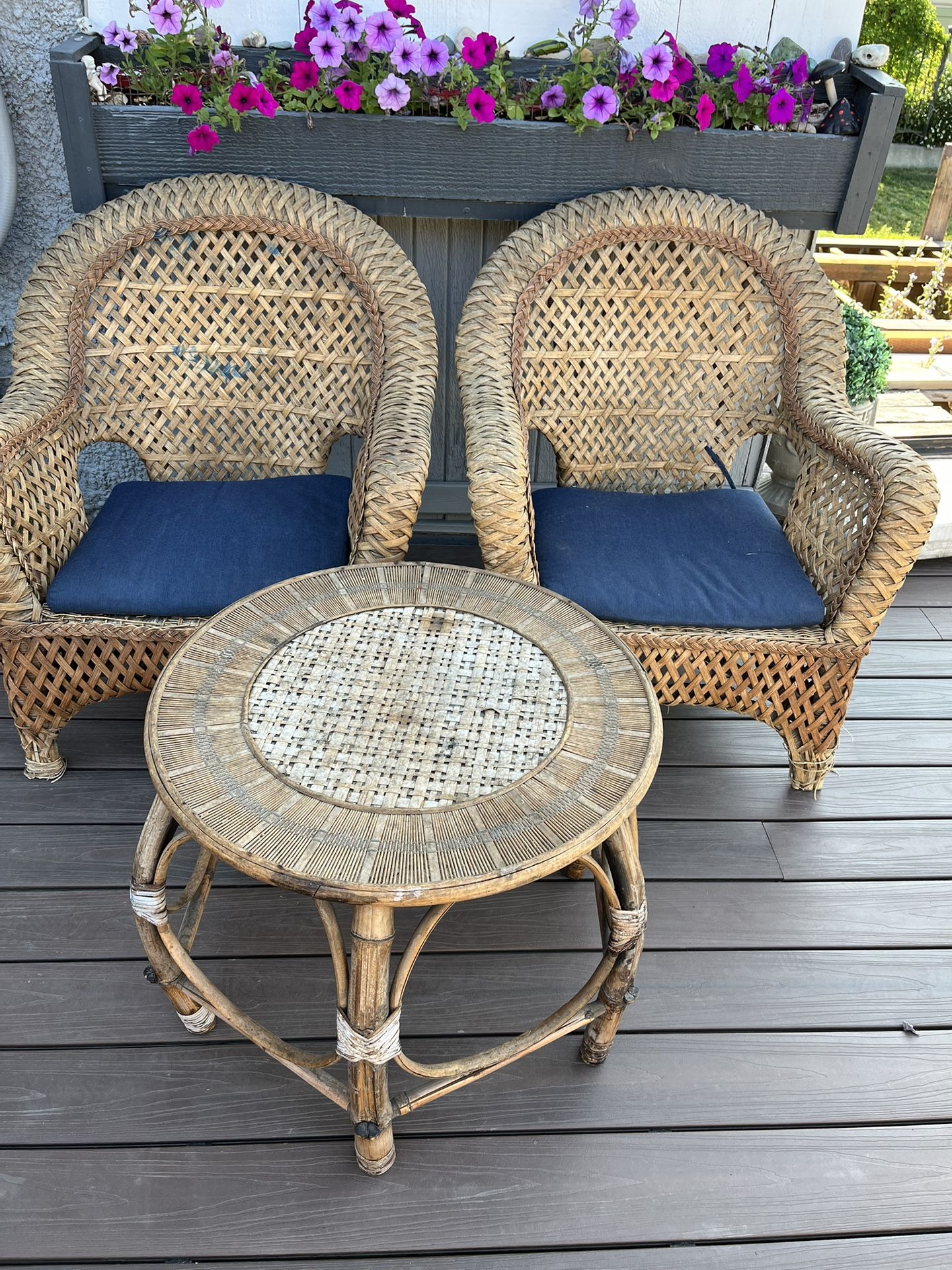 Outdoor Chair And Table