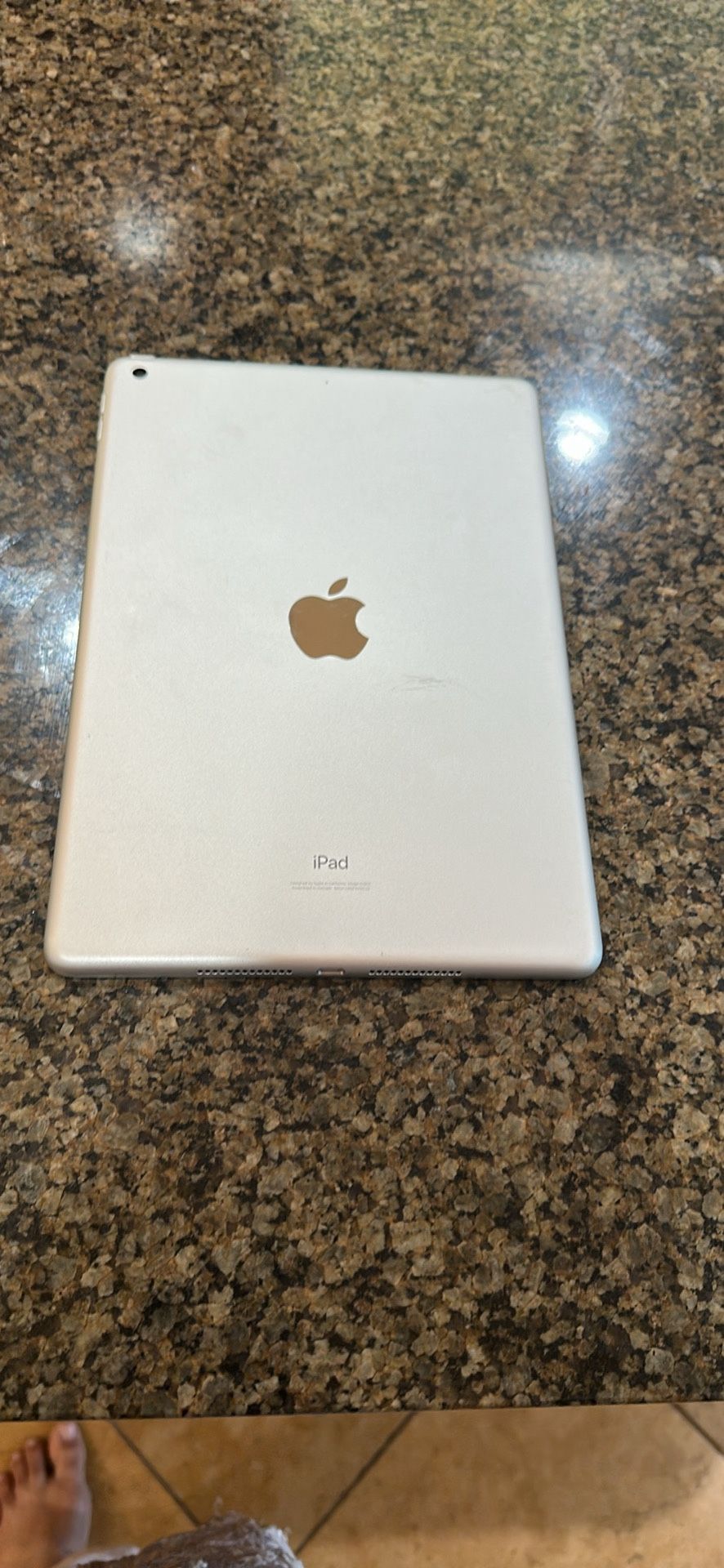 Apple ipad 9 th gen 64 gb excellent condition