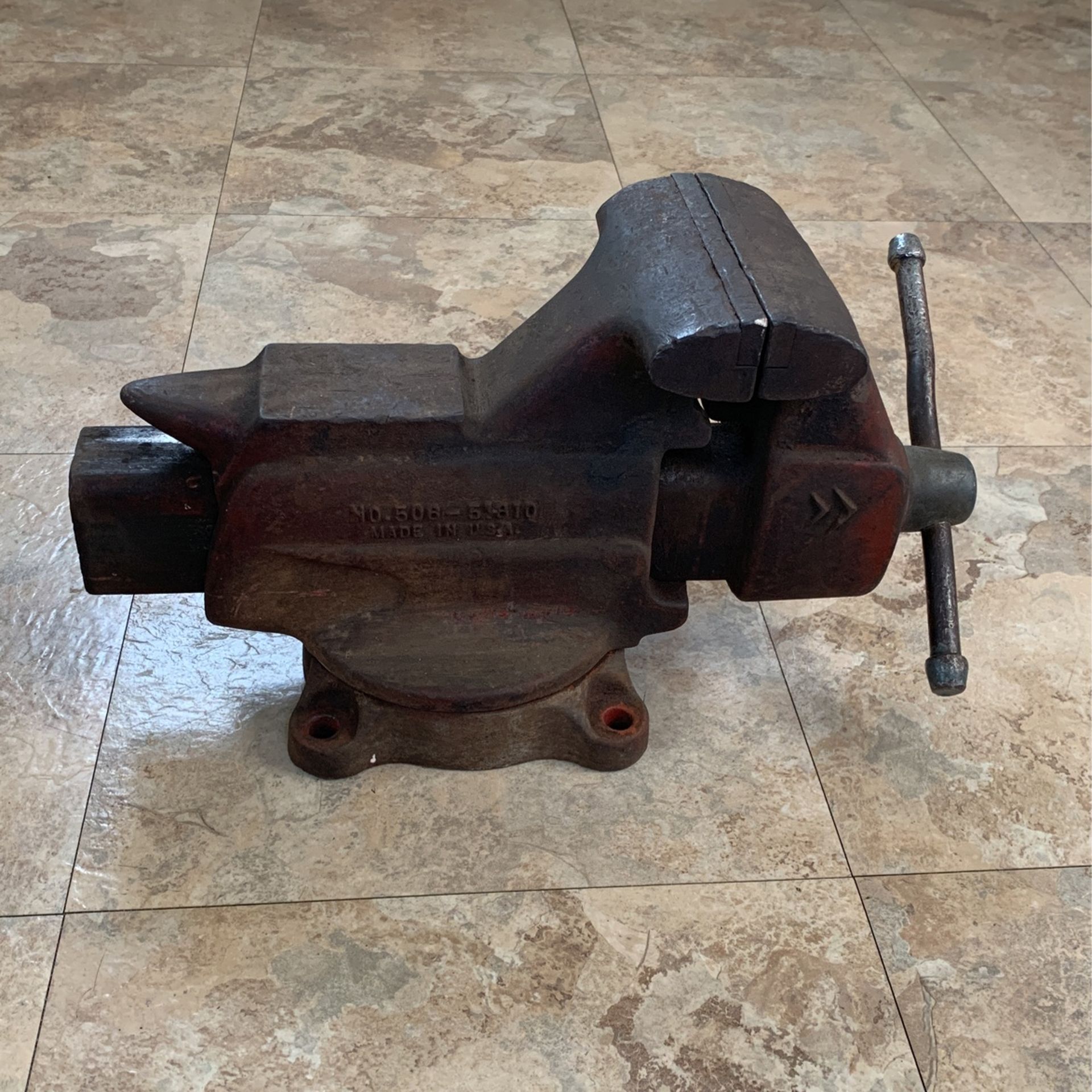 Vintage Craftsman 5” Swivel Base Bench Vise w/ Pipe Jaws Model 506 51810