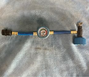 AC Refrigerant Recharge Hose with Gauge