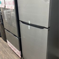 NEW FRIGIDAIRE STAINLESS STEEL TOP MOUNT REFRIGERATOR 