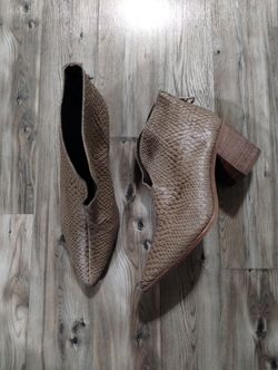 Kaanas Morellino Open Front Snake Embossed Ankle Booties Natural Size 9