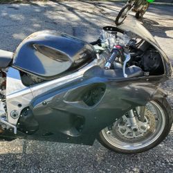 Suzuki TL 1000R Parting Out Bike. Parts BIKE/