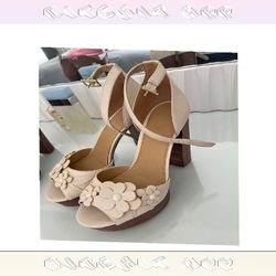 Event Outfits Shine with Refined and Fashionable Styles skin think