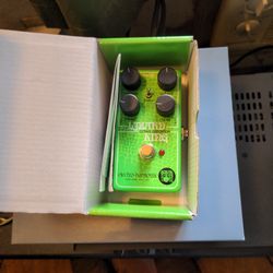 EHX Lizard King Octave Fuzz guitar pedal